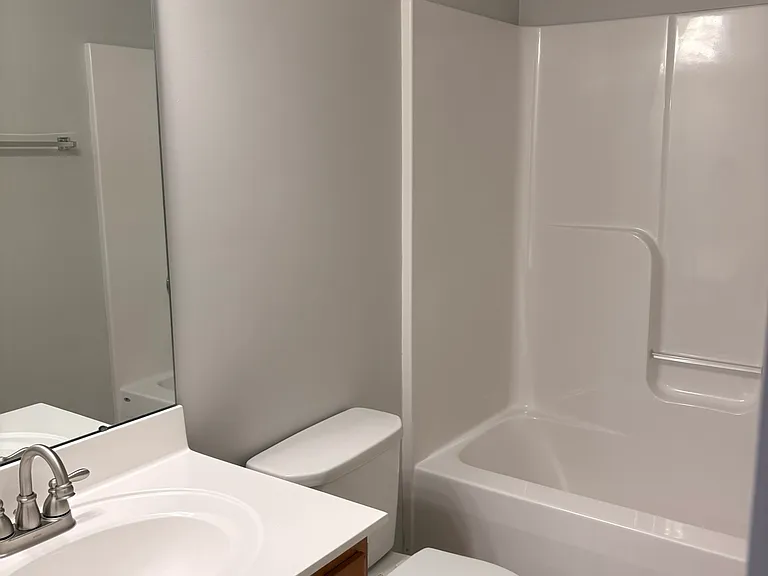 Bathroom 3, Level 2