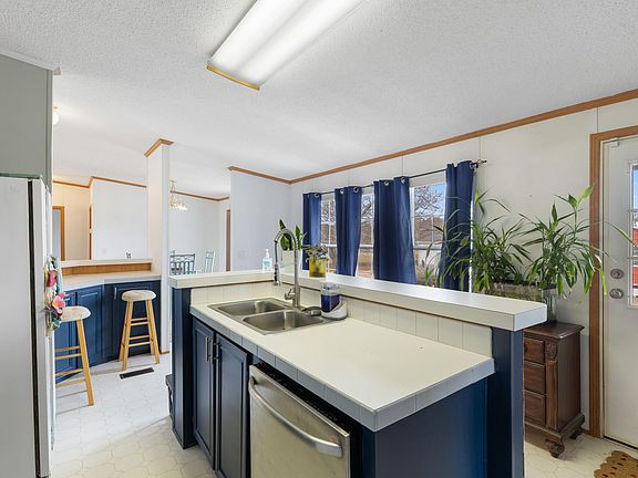 2nd image of 243 Carlyle Rd