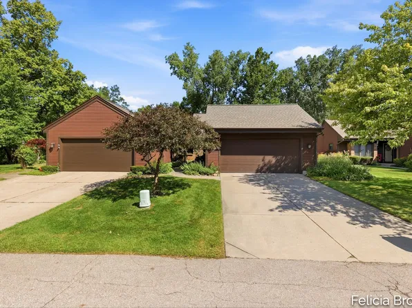 4197 Indian Spring Dr SW, Grandville, MI 49418