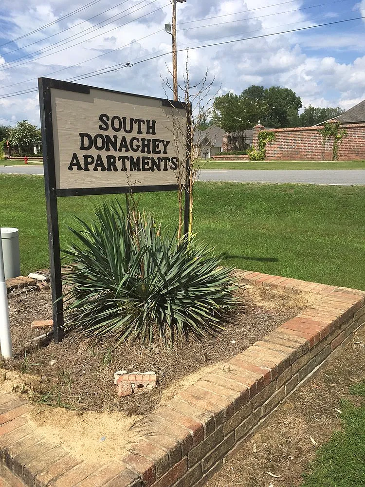 South Donaghey Apartments — Photo 1