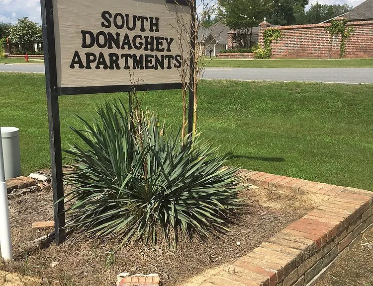 South Donaghey Apartments — Photo 1