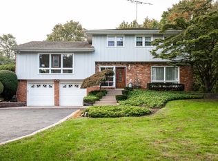 66 Washington Dr, Centerport, NY 11721