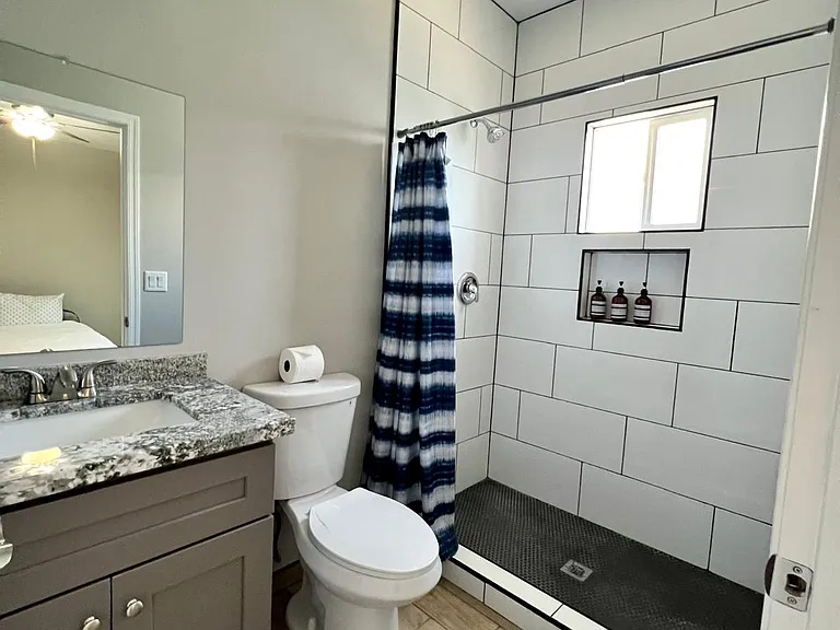 997 N Contzen Ave #1 — Photo 10