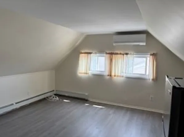 (undisclosed Address), Levittown, NY 11756