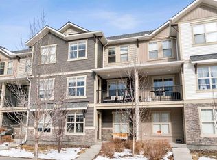 32 S Horseshoe Cres #603, Cochrane, AB T4C 2P4