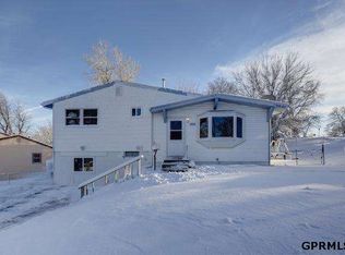 6719 Himebaugh Ave, Omaha, NE 68104