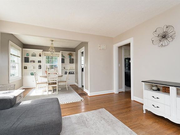 5th image of 817 Cottage Dr