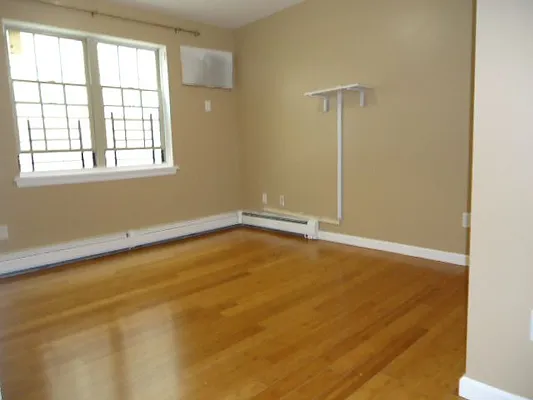 Rented by Hakeem Shahid, LREB | media 3