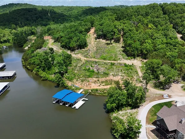 835 Greenview Dr, Camdenton, MO 65020