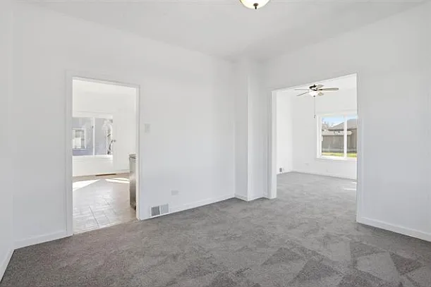4 bed, 1637 sqft, $2,300 — Photo 3