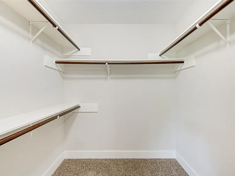 328 Meadow Wood Ct — Photo 13