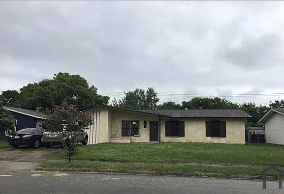 3 bed, 1369 sqft, $1,550 — Photo 1