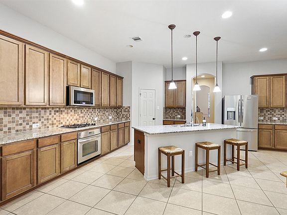 2nd image of 2902 Red Maple Dr