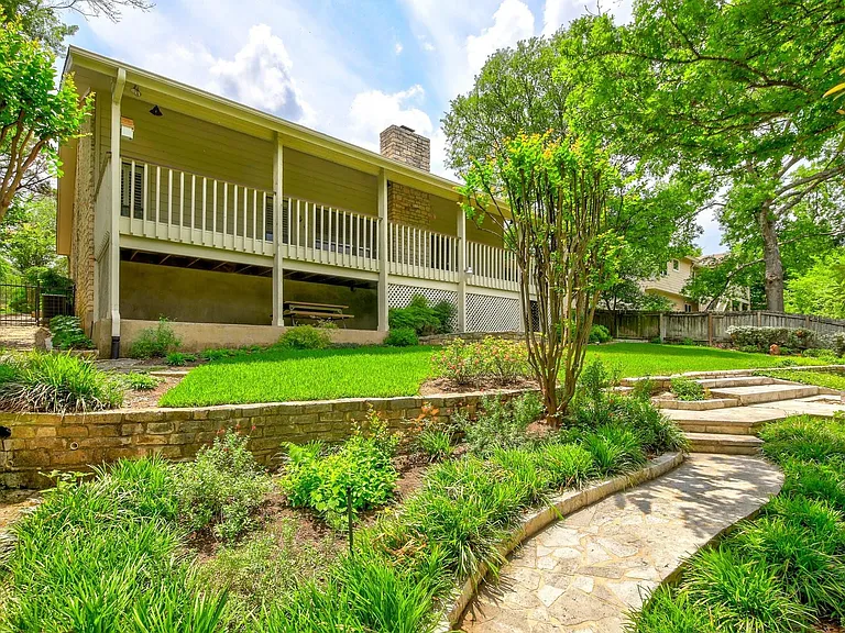 6200 Rain Creek Pkwy — Photo 33