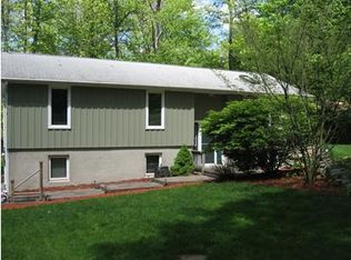 210 Acabonack Rd, Highland Lakes, NJ 07422