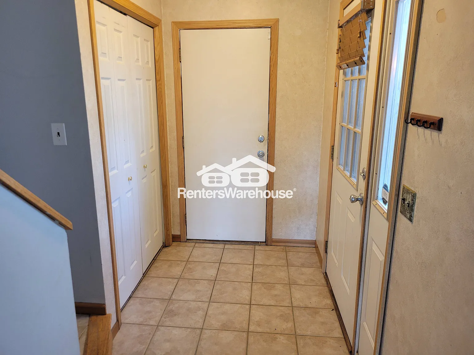 Very Nice 2 Bdrm 1 1/2 Bath Townhome In Brooklyn Center Available September 1st — Photo 4