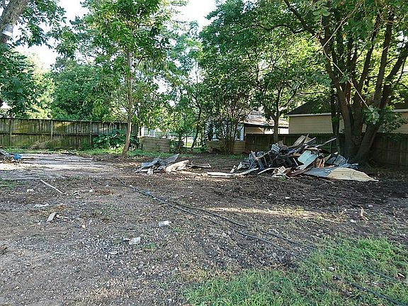 3rd image of 5029 Pinemont Dr