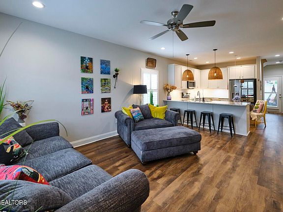 2nd image of 550 Jacksonian Way