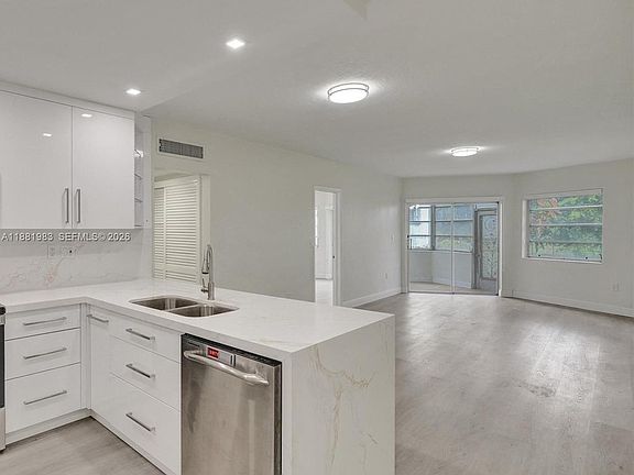 2nd image of 18720 NE 18th Ave APT 116