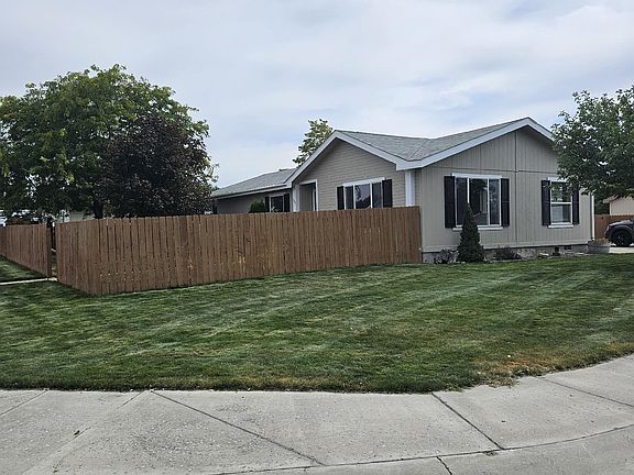 2nd image of 1507 Erin Way