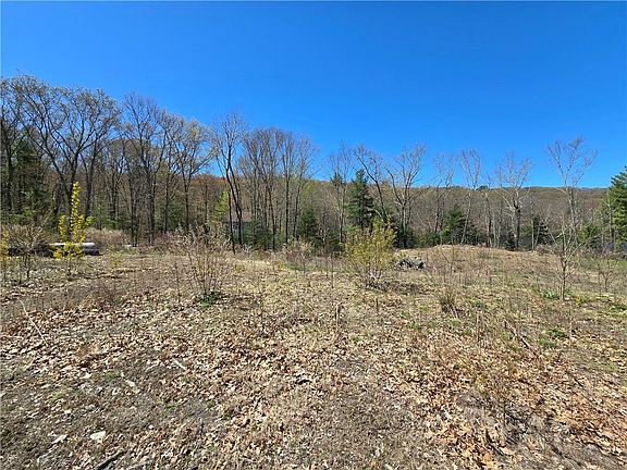 2nd image of 210 Log Rd