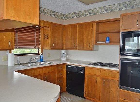 3rd image of 1416 County Road 133