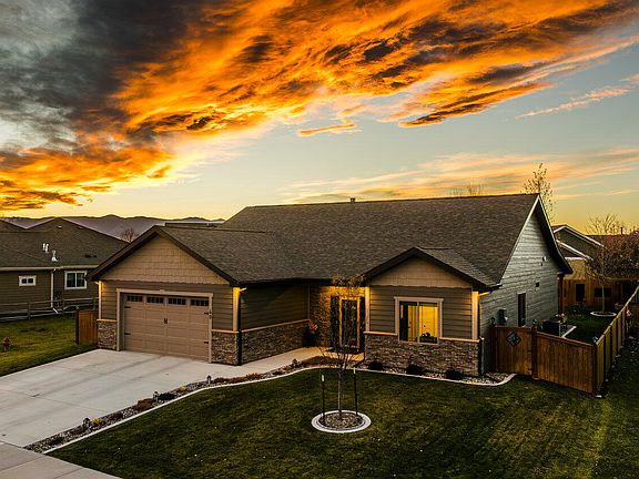2nd image of 40 Sunrise Ln
