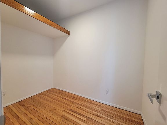 3rd image of 306 E 92nd St APT 2R