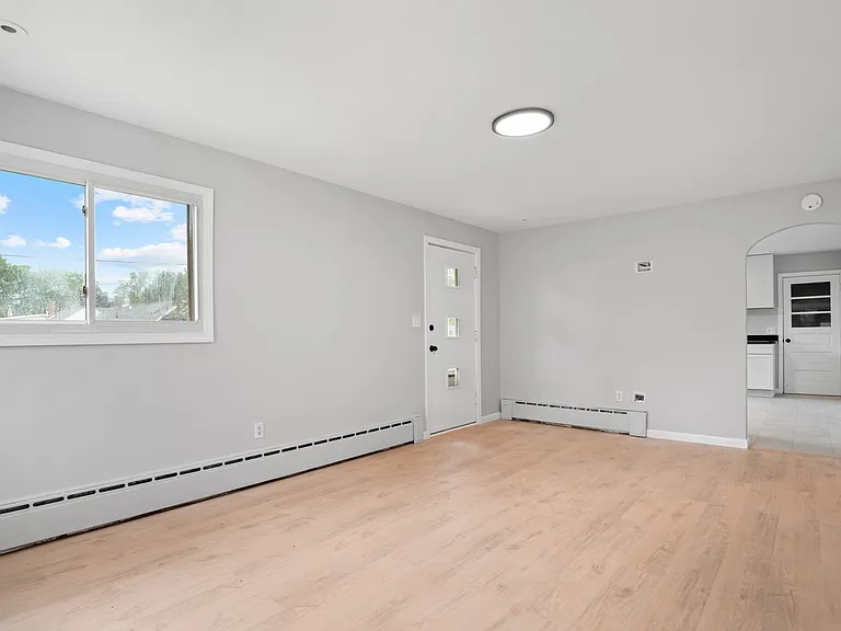 2529 Aldrich Dr — Photo 3