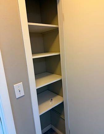 5th image of 1657 Ontario Dr APT 1