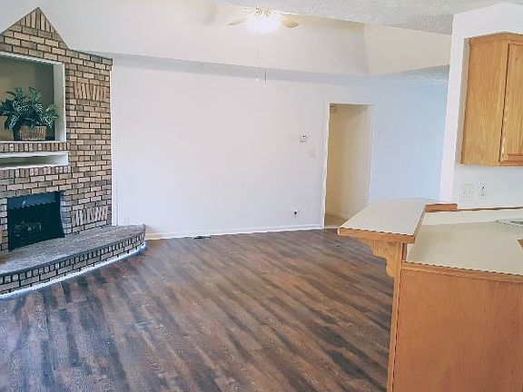 4th image of 3616 Millington Dr