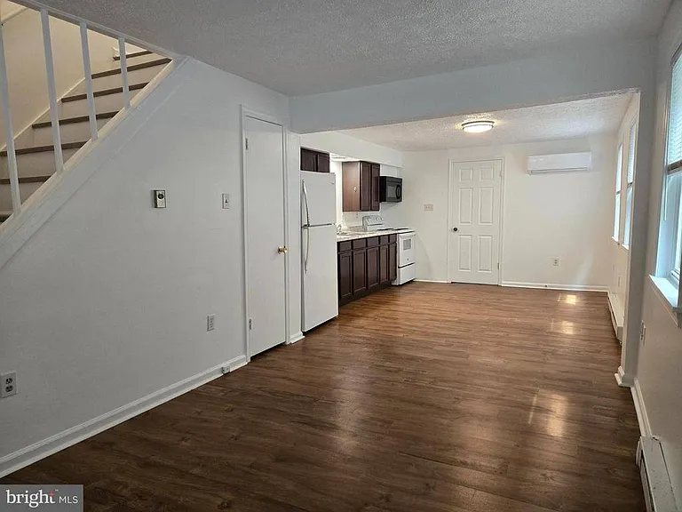 112 E Pall Mall St #2 — Photo 4