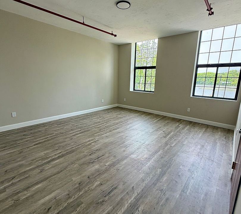 1st image of 70 Webster St #202