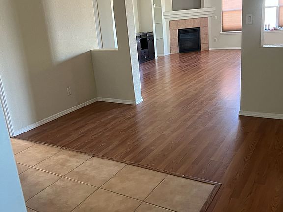 5th image of 1090 Carnival Ave NW