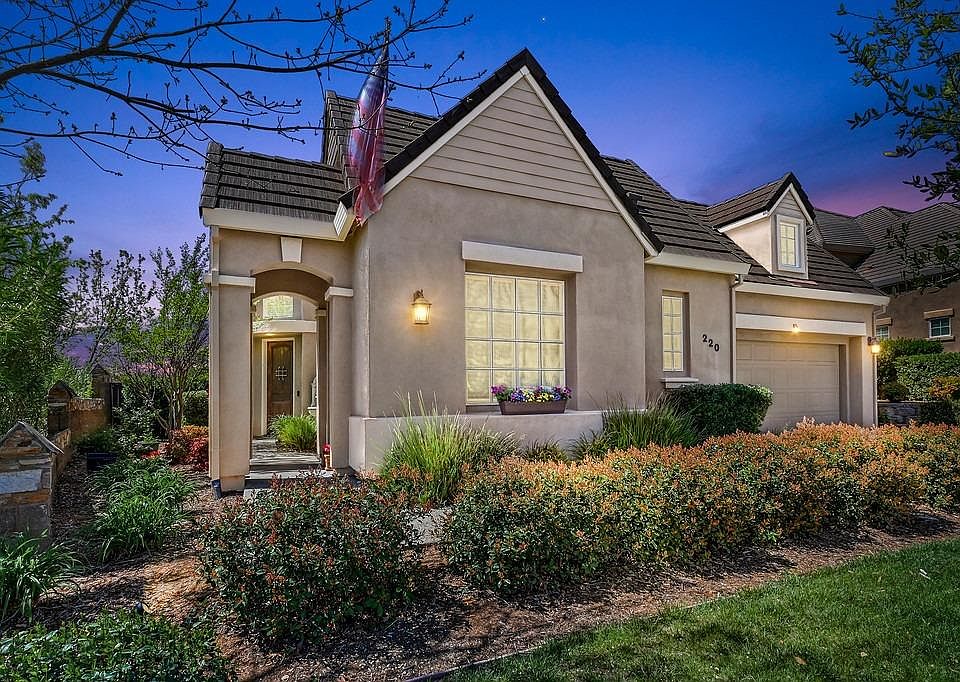 1st image of 220 Tarquina Ct