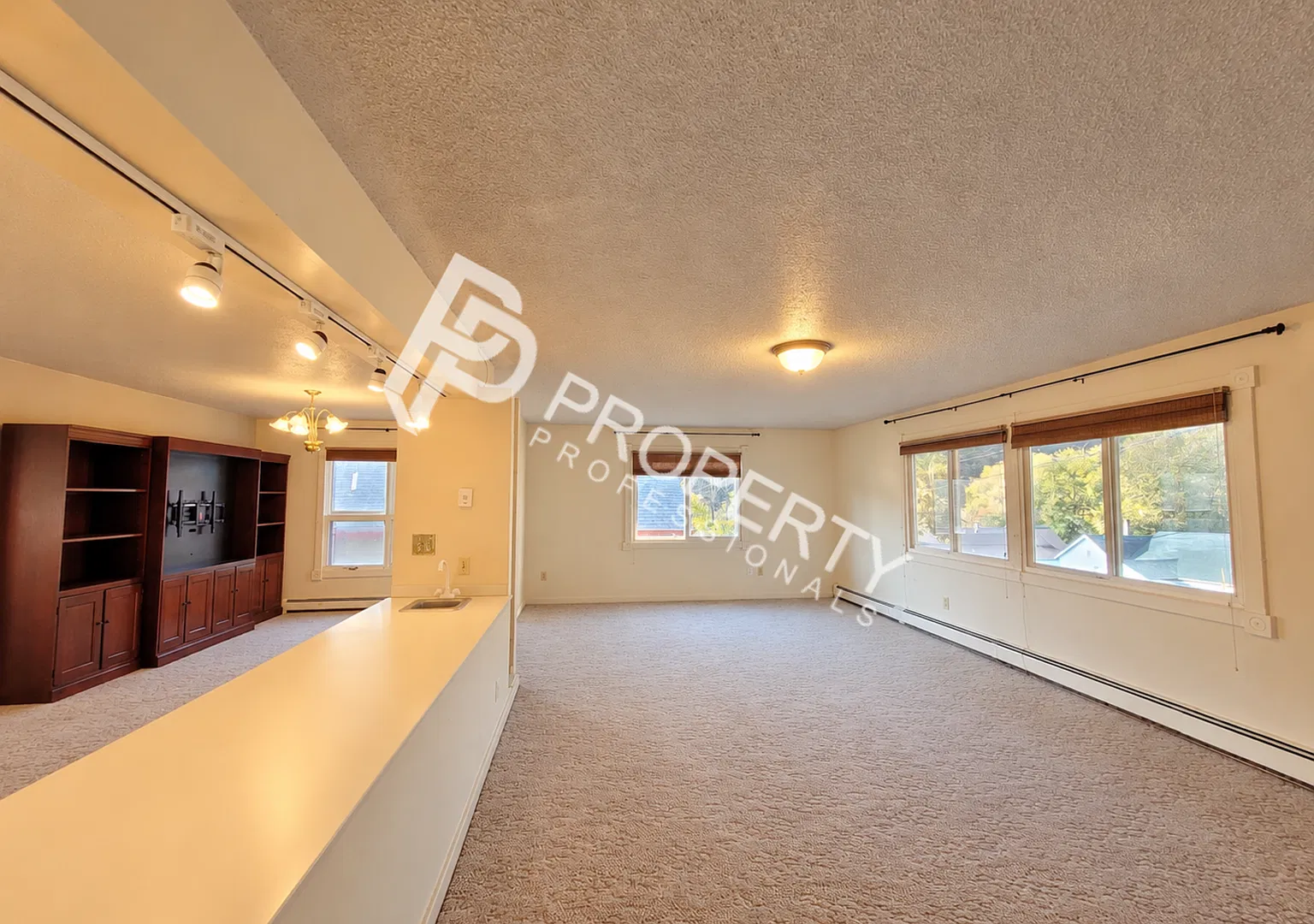 Home for Rent in New Castle — Photo 2