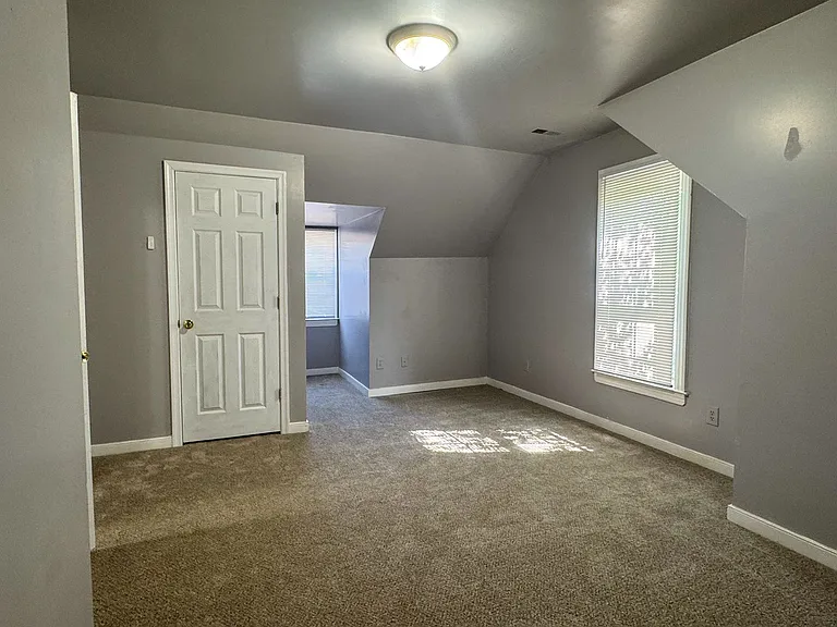 525 E Cawson St — Photo 24