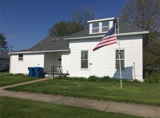 1010 4th Ave, Belle Plaine, IA 52208