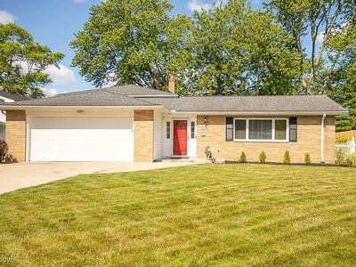5982 Forest Ridge Dr, North Olmsted, OH, 44070
