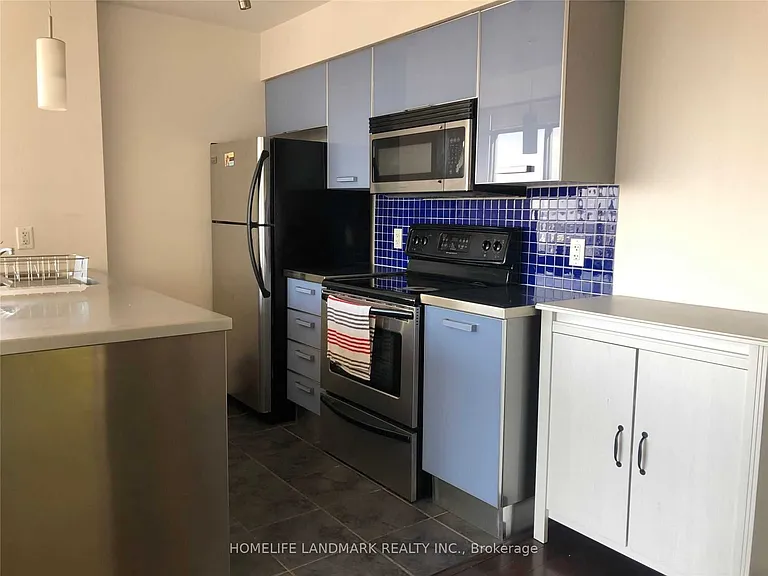 37 Grosvenor St #3103 — Photo 6