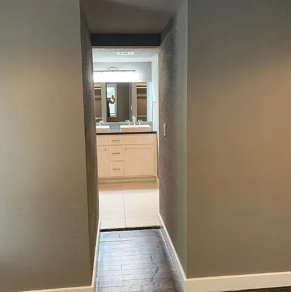 1235 S Florence Ave — Photo 11