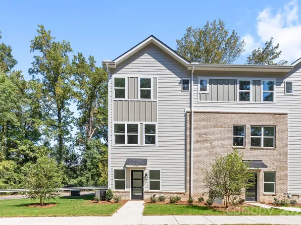 3960 Hager Dr, Charlotte, NC 28208