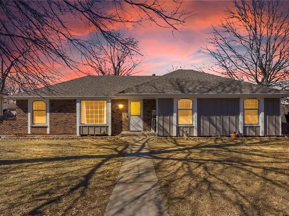 1213 SW 21st St, Blue Springs, MO 64015