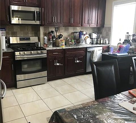 4th image of 11027 172nd St