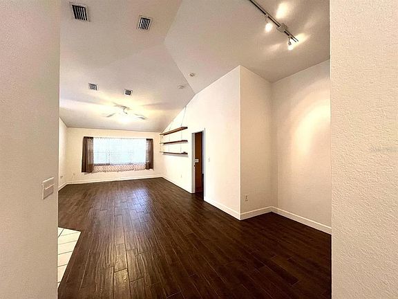 5th image of 1485 Donegan Rd