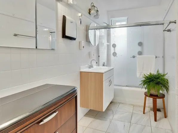 140-18 Burden Crescent image 3 of 5