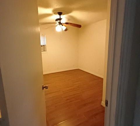 4th image of 804 Lakeshore Dr