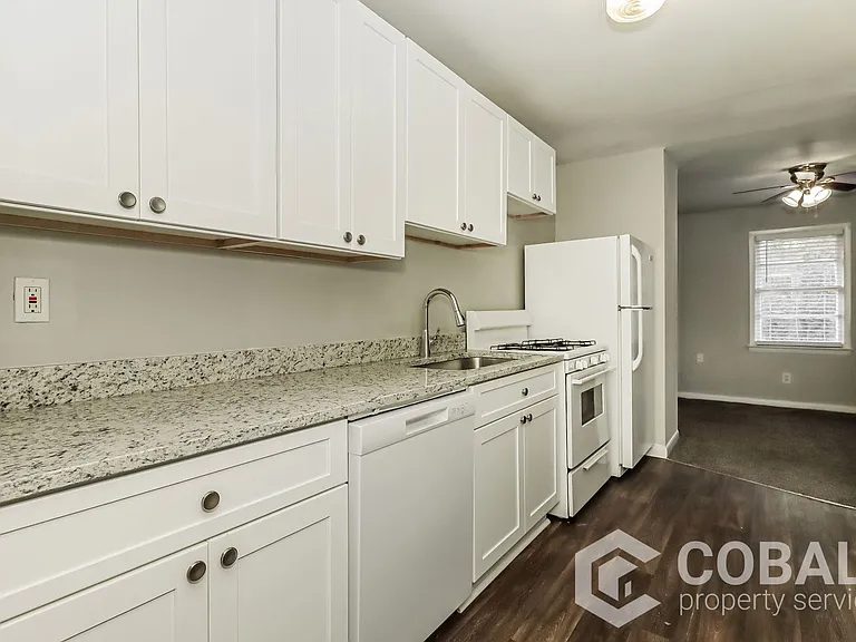 1992 Woodland Hills Ave NW #2 — Photo 2