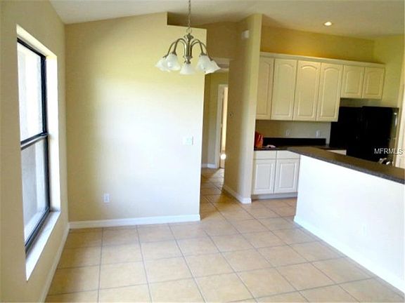5th image of 309 Crystal Pond Ave