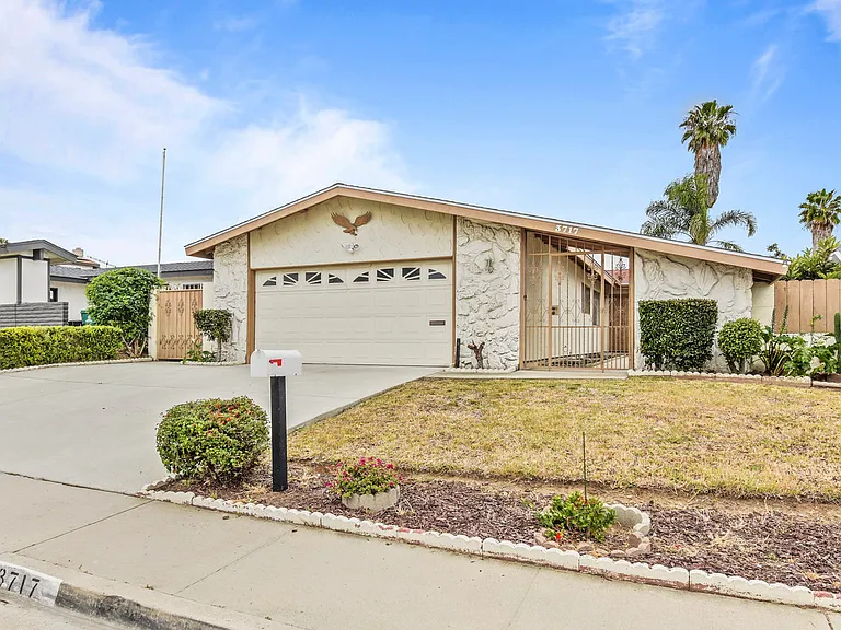3717 Arruza St — Photo 25